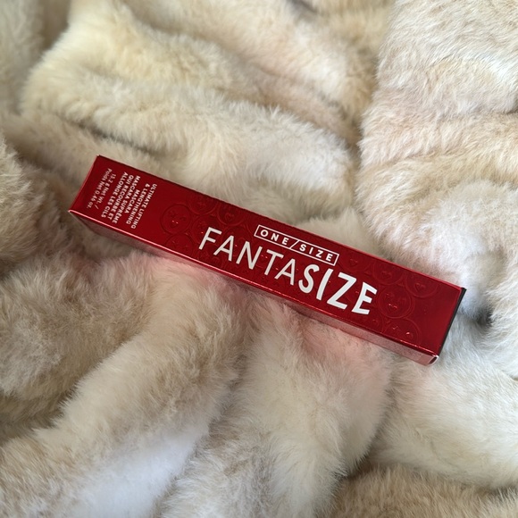 New ONE/SIZE by Patrick Starrr
Fantasize Lifting & Lengthening Mascara - Picture 1 of 1